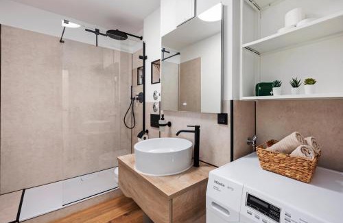 Schloßchemnitz Apartamento | EDLER WOHNRAUM Luxuriöses Apartment mit Balkon, Boxspringbett, Kaffeevollautomat, Lift & Parkplatz