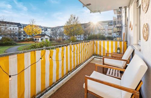 Schloßchemnitz Apartamento | EDLER WOHNRAUM Luxuriöses Apartment mit Balkon, Boxspringbett, Kaffeevollautomat, Lift & Parkplatz