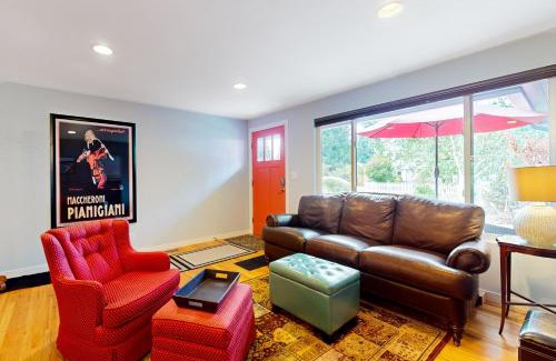 Esperance Casa | Edmonds Magic Garden