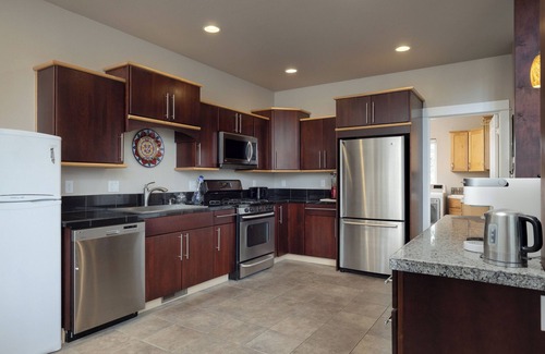 Mountain View Casa | Edradour Estates – Stunning 6 BDR Bend Retreat for 14 w/ Theater Room!