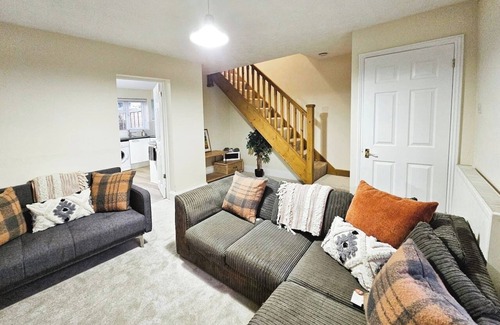 Montpellier Casa | Edward Street House Central Location Sleeps 5, Cheltenham