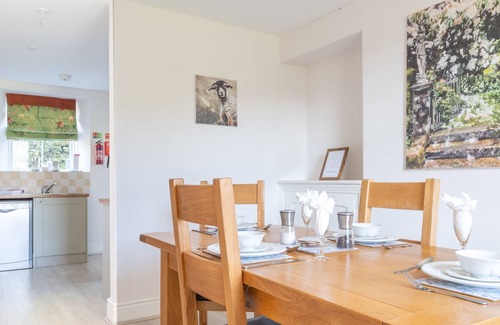 Ambleside Cabaña | Eel House Cottage - sleeps 4 guests in 2 bedrooms