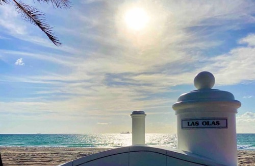 Hendricks and Venice Isles Casa | Efficiency 2 on water las olas/beach free kayaks