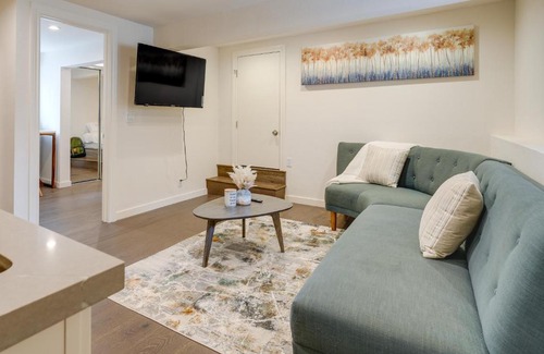 Edgemar - Pacific Manor Apartamento | Efficiently Equipped Pacifica Apt - 1 Mi to Beach!