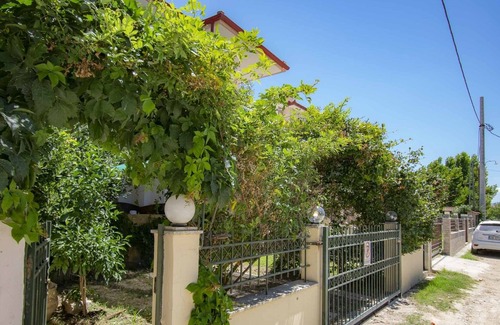 Nikita Complejo | Effie's Maisonette by Travel Pro Services