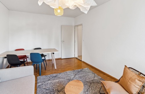 Hochschulen Apartamento | Effortless City Living: Just 10 Min Away!