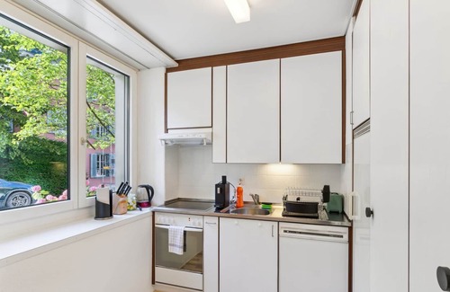 Hochschulen Apartamento | Effortless City Living: Just 10 Min Away!