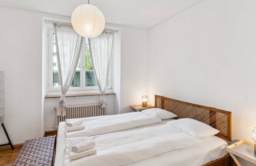 Hochschulen Apartamento | Effortless City Living: Just 10 Min Away!