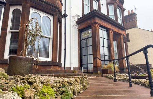 Penrith Casa | Egerton House Penrith - a cottage that sleeps 8 guests in 4 bedrooms