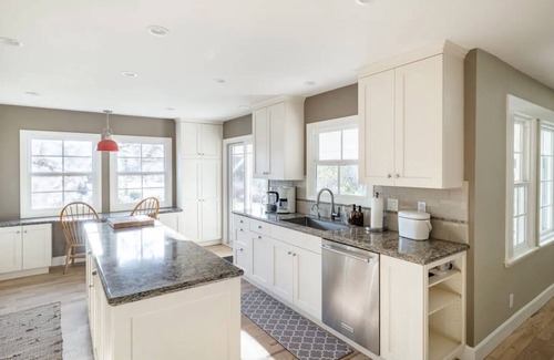 Kenwood Casa | [Egg Farm Ranch] Heated Pool - Water Slide - Hot Tub - Dog Friendly