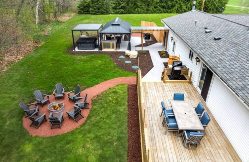 Egg Harbor Casa | Egg Harbor Fall & Winter Escape|Sauna|Hot Tub|Privacy|