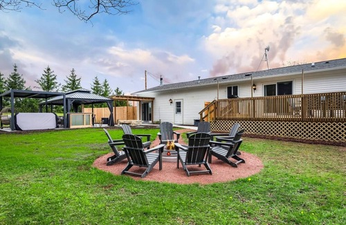 Egg Harbor Casa | Egg Harbor Fall & Winter Escape|Sauna|Hot Tub|Privacy|