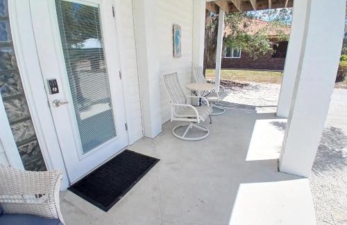 Bonita Springs Apartamento | Egret - 1st Floor Freshly Updated Kit W&D 3 Miles to Beach