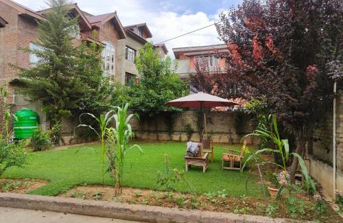Srinagar Hotel | Ehaan Homestay
