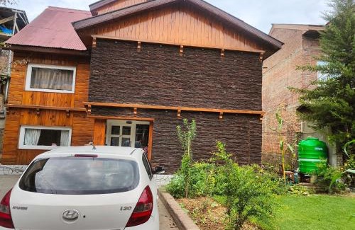 Srinagar Hotel | Ehaan Homestay