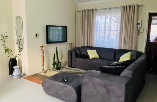 Ondangwa Apartamento | Ehalo Ndjoko which means small beginnings