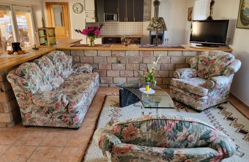 Mesteri Casa | EHM Family Resort