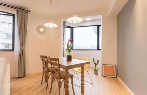 Huangpu Apartamento | EHUB - Enjoy Shanghai Tower View with Floating Bed, near Yuyuan Garden and the Bund