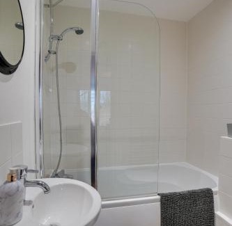 Cirencester Casa | Eider Cottage: Lake View & Access in the Cotswolds