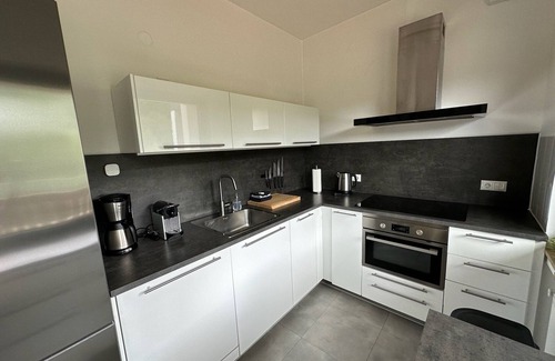 Schleiden Apartamento | NUEVO! Parque Nacional Eifel, moderno apartamento, vista, centro, privado