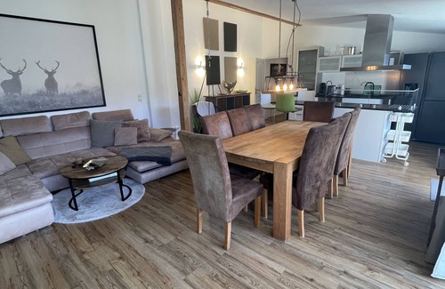 Loogh Apartamento | Eifelsuiten: Traum Penthouse in Idyllischer Naturlage