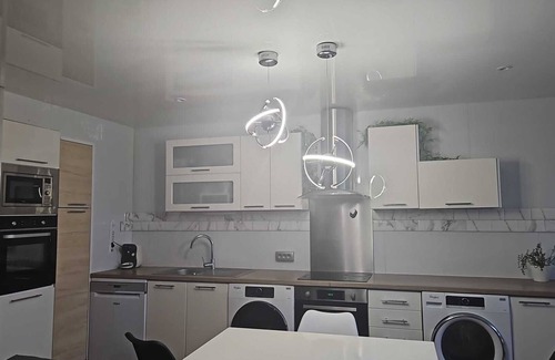 Epinay-sur-Seine Condominio | Eiffel Tower View - Entire Apartment