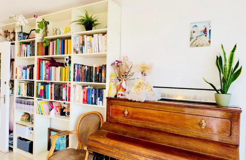 Colombes Casa | Eiffel Tower view Homestay,20mins to Paris