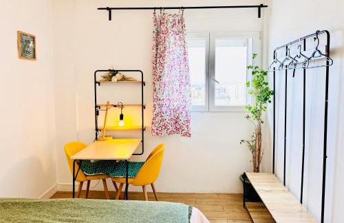 Colombes Casa | Eiffel Tower view Homestay,20mins to Paris