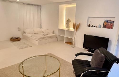 Hasenbergl-Lerchenau Ost Apartamento | Eigene Souterrain Keller Wohnung nähe Olympiapark