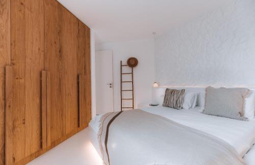 Milos Villa | Eight Infinity Suites - Cliffside Residence -