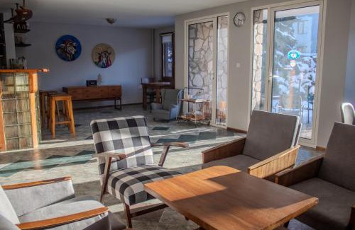 Kvartal Noviya Grad Casa | Eight Rooms Bansko