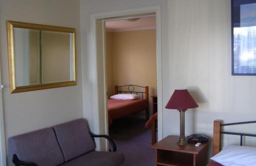 Warrnambool Hotel | Eight Spence