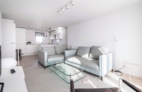 Churchill Apartamento | Eighth Floor 2-Bed, 2-Bath Apt
