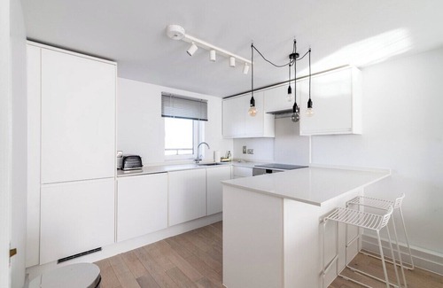 Churchill Apartamento | Eighth Floor 2-Bed, 2-Bath Apt