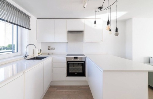 Churchill Apartamento | Eighth Floor 2-Bed, 2-Bath Apt