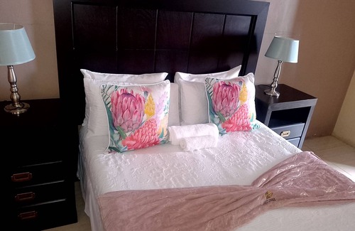 Kimberley Casa | Ein Gedi Premier Lodge