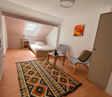 Neumuhlen-Dietrichsdorf Casa | Ein schönes Zimmer in Kiel