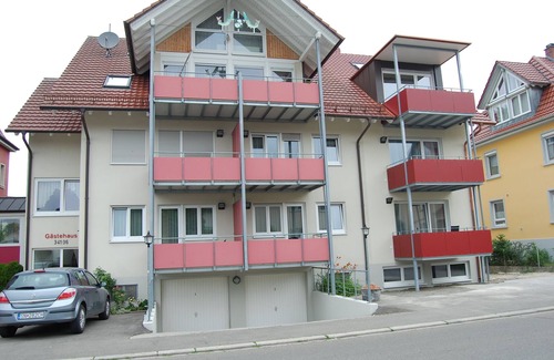 Radolfzell am Bodensee Apartamento | Habitación individual con 12 m 2, ducha y aseo y conexión Wi-Fi gratuita.