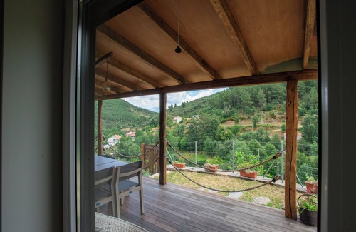 Casares Chalet De Esquí | Eira Velha House