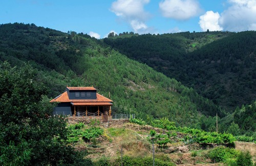Casares Chalet De Esquí | Eira Velha House