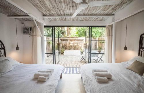 Olongapo Apartamento | EIWA Nest Self-Service Apartment - AC, Outdoor Tub, Pet Friendly with a Fee