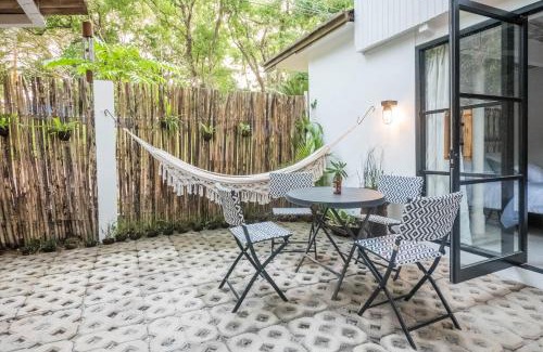 Olongapo Apartamento | EIWA Nest Self-Service Apartment - AC, Outdoor Tub, Pet Friendly with a Fee