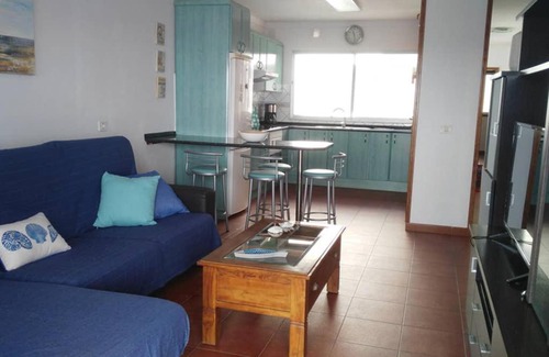Melenara Apartamento | El Azul , amplia terraza con "el mar a tus pies"