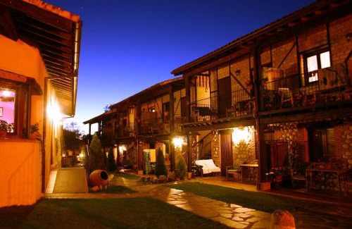 Hervas Casa | El Canchal de la Gallina -Cafetería - Aparcamiento gratis - Jacuzzi