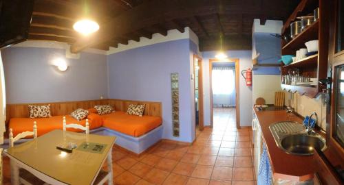Hervas Casa | El Canchal de la Gallina -Cafetería - Aparcamiento gratis - Jacuzzi