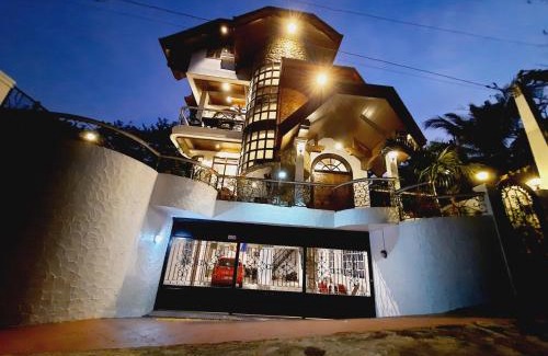 Angono Cama Y Desayuno | El Castillo Bed and Breakfast