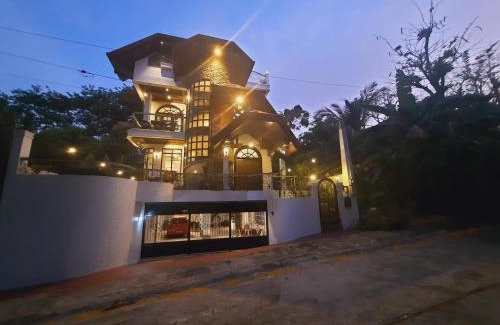 Angono Cama Y Desayuno | El Castillo Bed and Breakfast