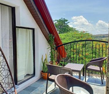 Angono Cama Y Desayuno | El Castillo Bed and Breakfast