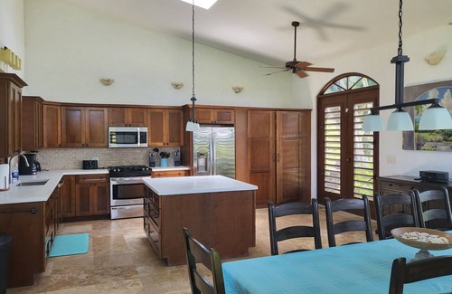 Esperanza Casa | El Cerro: Casa principal y casa de la piscina en 30 acres
