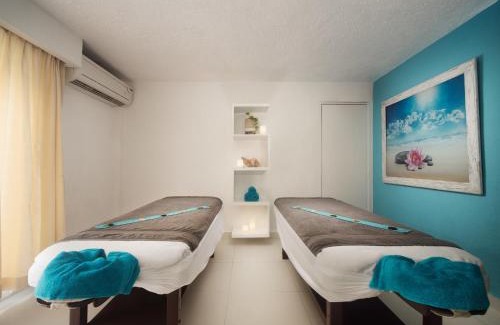 Cozumel Complejo | El Cid La Ceiba Beach